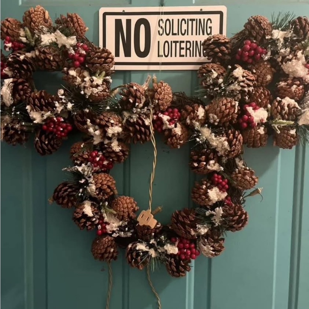 COPY - Disney Brown and Red Holiday Wreath
